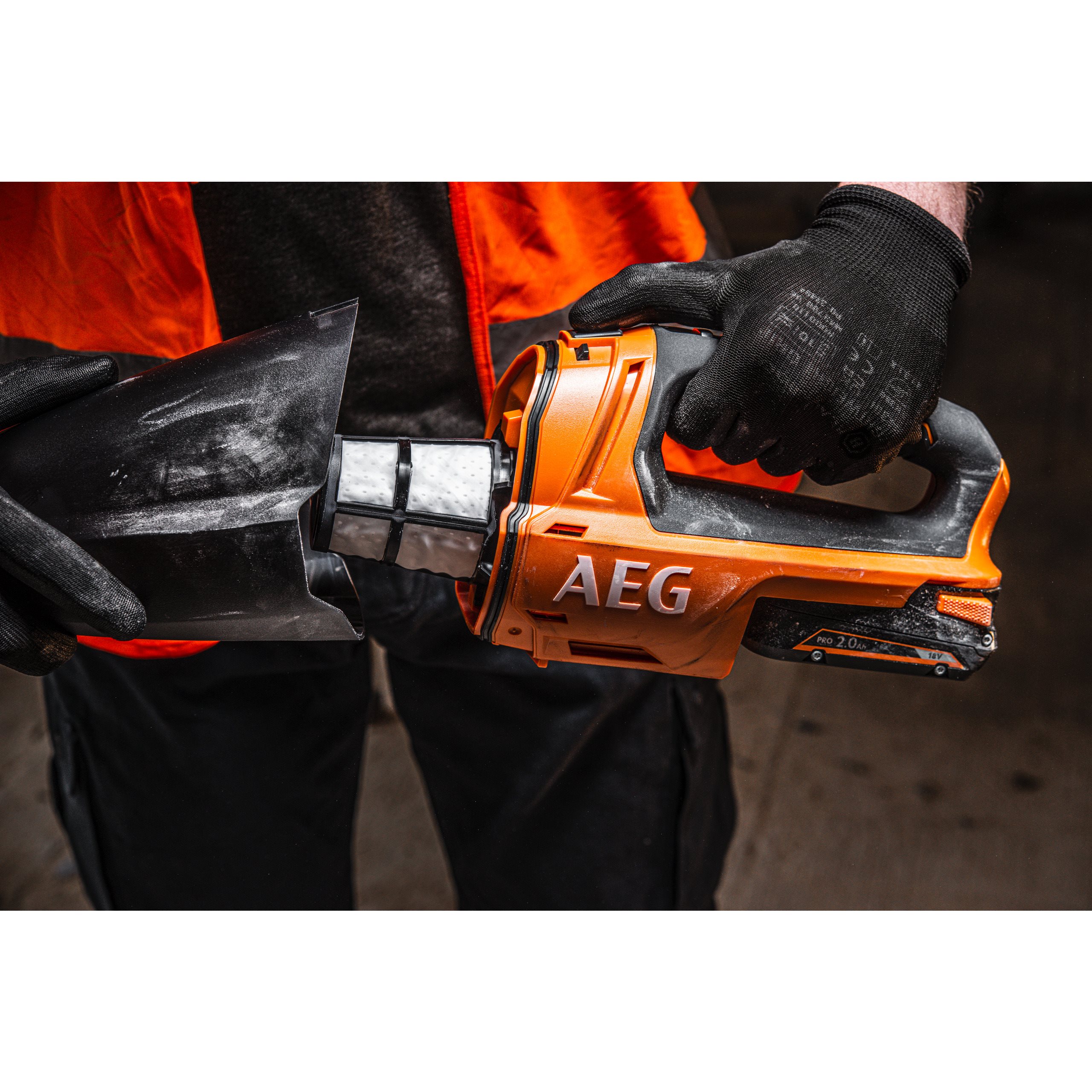 AEG BHSS18C-0 Aspirateur 18V Orange Noir 860ml - Puissant Sans Fil