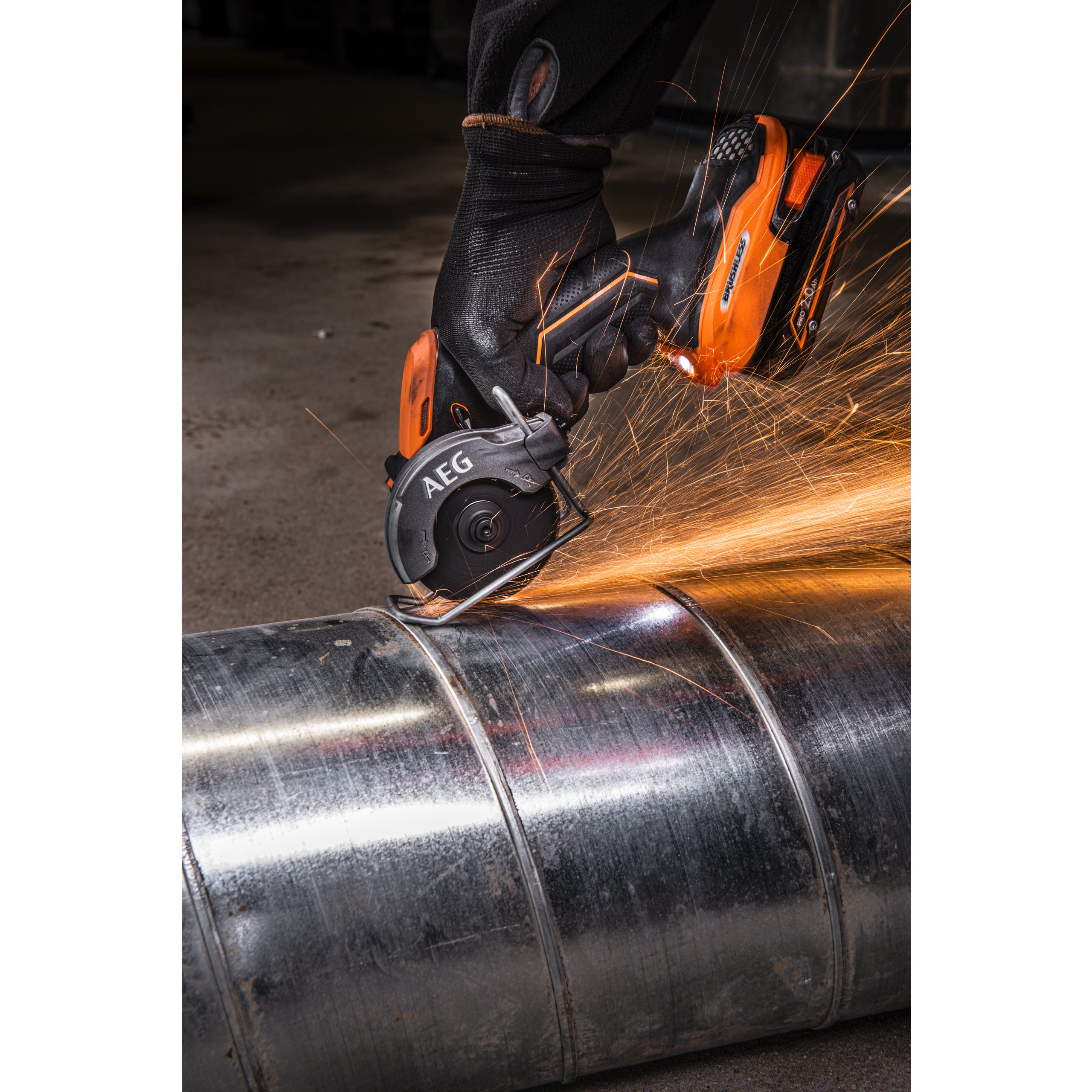 AEG Pack AEG 18V - Clé à Cliquet Brushless 75Nm - Batterie 4.0 Ah - Chargeur - Caisse De