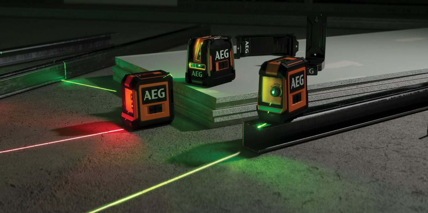 ПРЕДСТАВЛЯЕМ НОВЫЕ САМОВЫРАВНИВАЮЩИЕСЯ НИВЕЛИРЫ